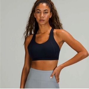 NWT! Lululemon AirSupport Black Ultralu Sports Bra 38C Running Support stretch